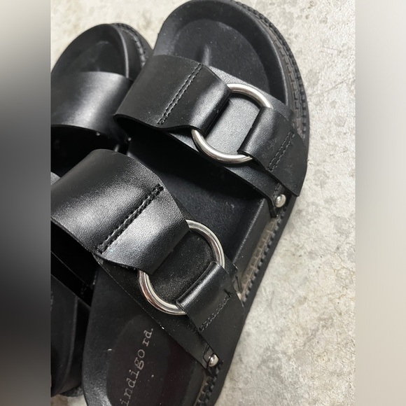 Indigo Black Faux Leather Platform Sandals / Slides - Size 5.5 - Picture 6 of 11